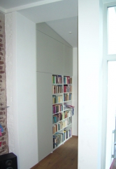 Einbau-Wandschrank in Dachschräge